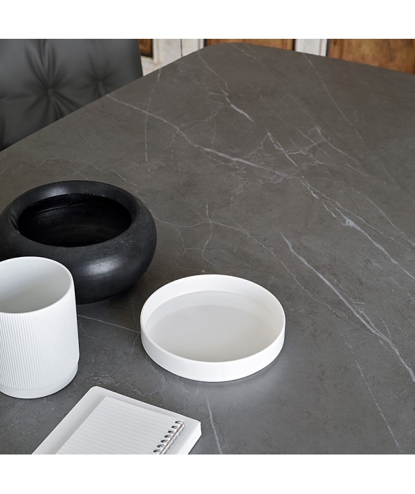 tavolo Mikado Friulsedie piano in keramic pietra grey e struttura in metallo antracite