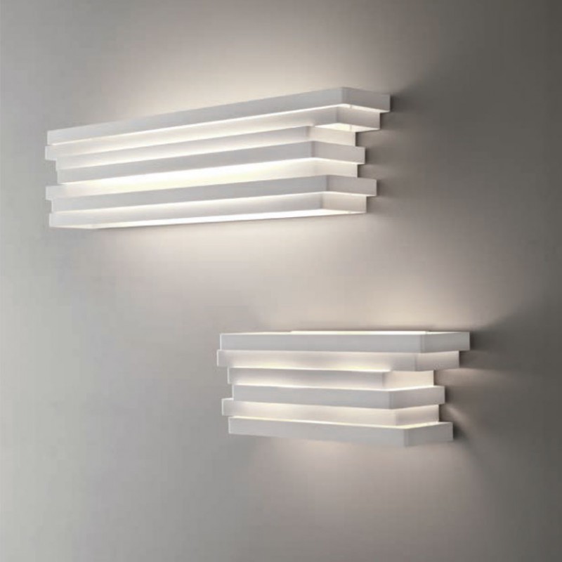 Lampada a parete Escape Fluo realizzata in alluminio verniciato bianco