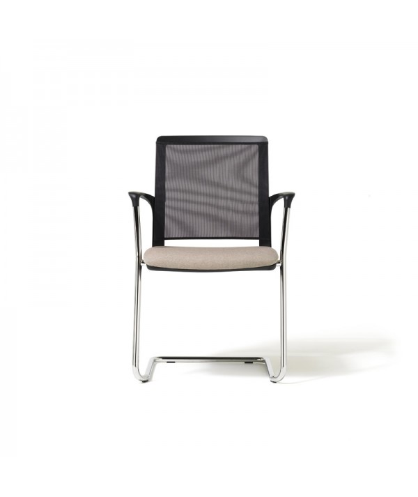 Sedia Host a slitta cromata seduta beige