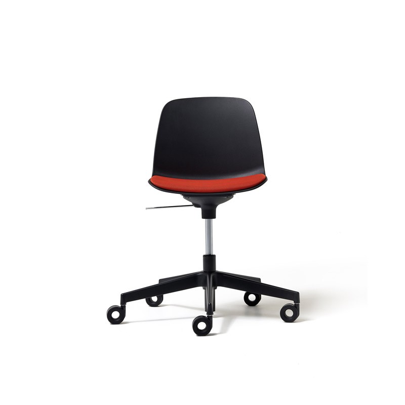 Sgabello Kire con cuscino regolabile a gas e con ruote Sgabello Kire con cuscino regolabile a gas e con ruote