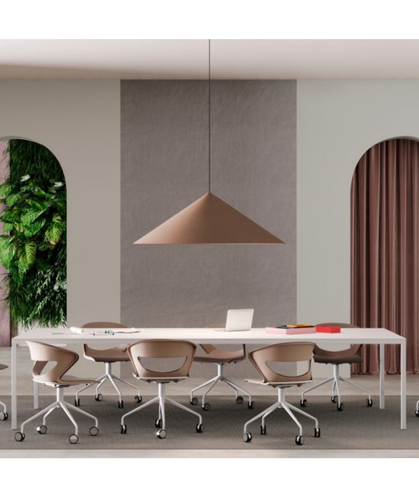 Sala riunione allestita con sedia Kicca con ruote