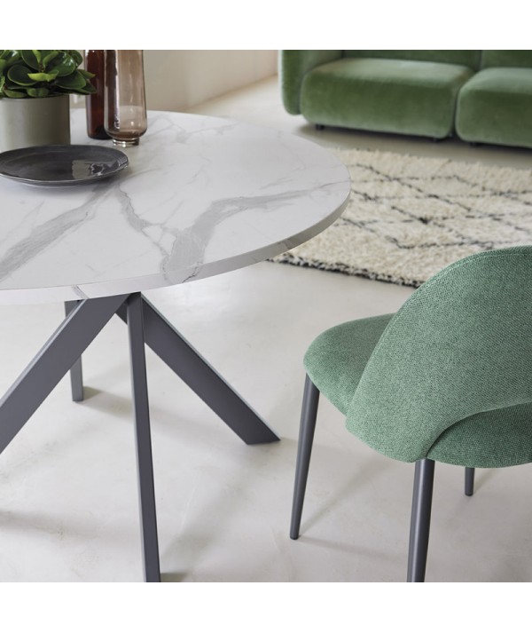 Tavolo in statuarietto con gambe antracite tondo e fisso, di friulsedie