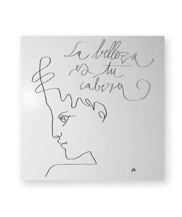 Lavagna magnetica La belleza es tu cabeza di dESIGNoBJECT in lamiera tagliata al laser verniciata bianca e serigrafata a mano
