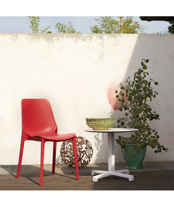 Sedia Ginevra per interni ed esterni realizzata in tecnopolimero di colore rosso