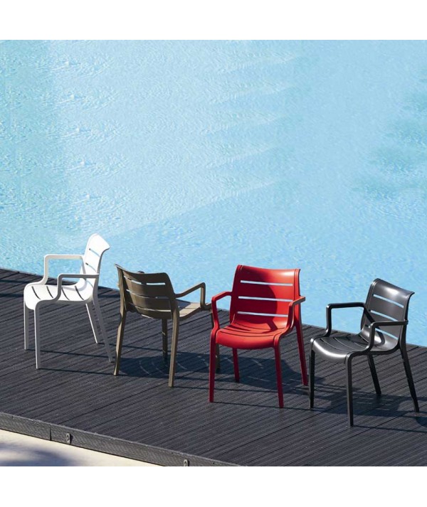 Sedie Sunset  per esterno in tecnopolimero di colore rosso lino antracite tortora ambientate