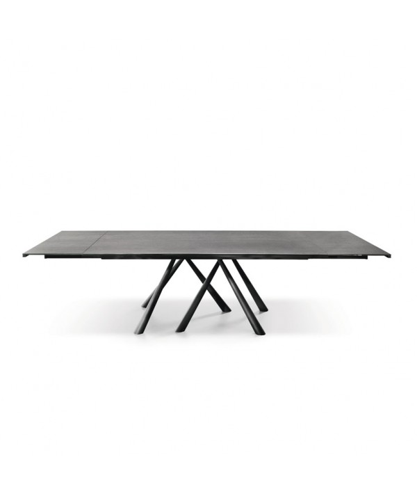 Tavolo allungabile Forest di Midj realizzato con la struttura in acciaio grafite piano in cristalceramica piombo