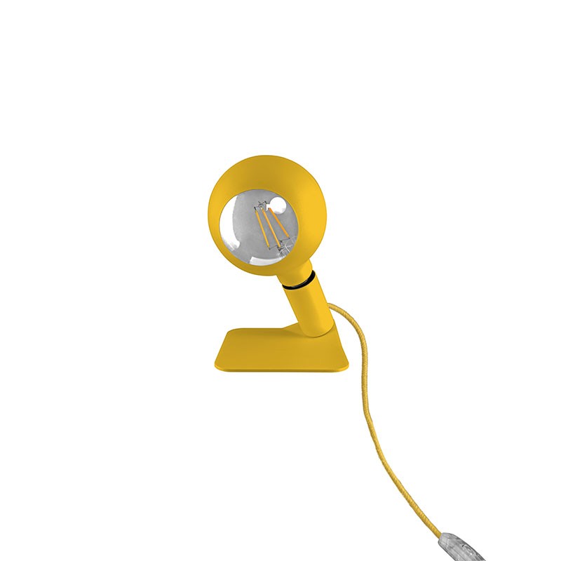 Lampada in metallo color giallo di Filotto Lampada in metallo color giallo di Filotto