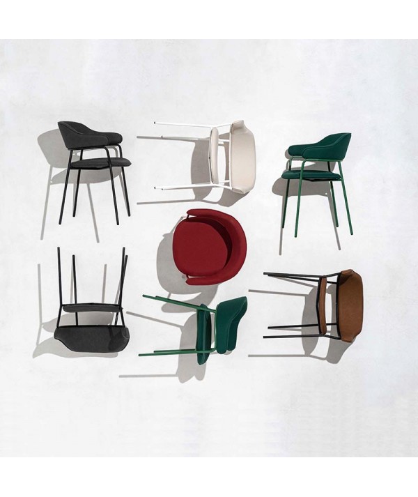 sedia signorina di connubia calligaris in metallo e tessuto colorato