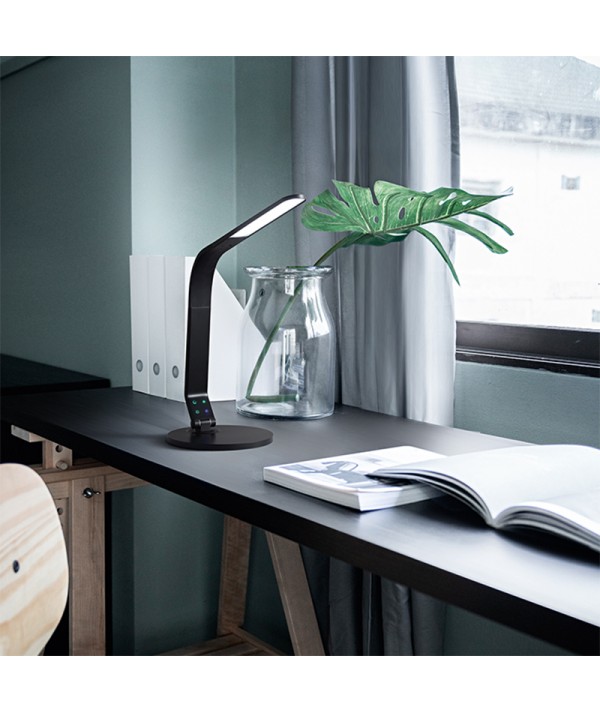 lampada da tavolo leg di perenz nero su scrivania