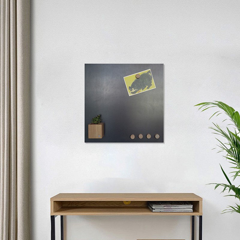 Lavagna magnetica industrial  di dESIGNoBJECT in Lamiera in ferro nero calamina tagliata a laser ambientata