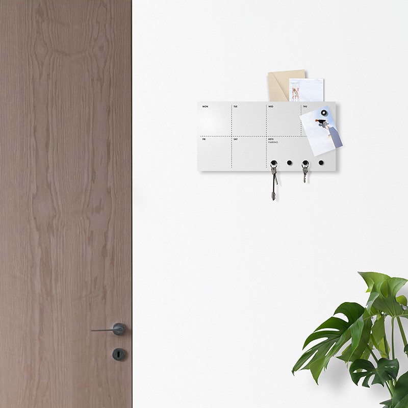 agenda settimanale in metallo di dESIGNoBJET ambientato