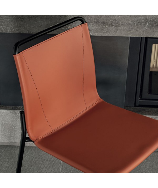 Sedia Shape cuoio rosso