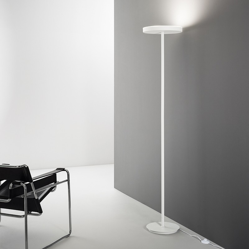 Lampada da terra Colonna bianco ambientato Lampada da terra Colonna bianco ambientato