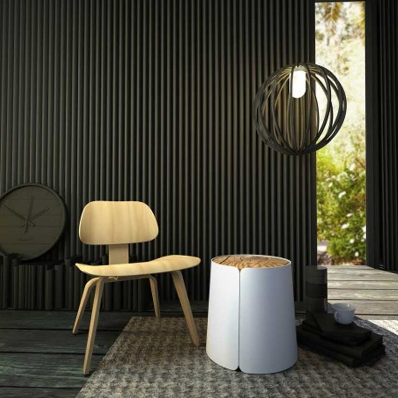 Tavolino rotondo Bobino in metallo bianco con top in eco-abete ambientato Tavolino rotondo Bobino in metallo bianco con top in eco-abete ambientato