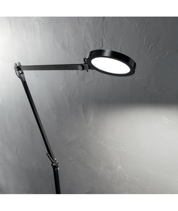 Lampada da terra Futura ambientata