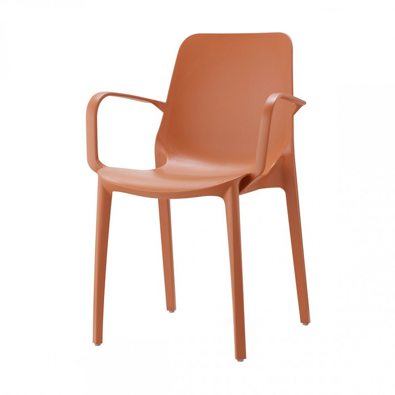 Sedia Ginevra  per interni ed esterni realizzata in tecnopolimero di colore terracotta con braccioli