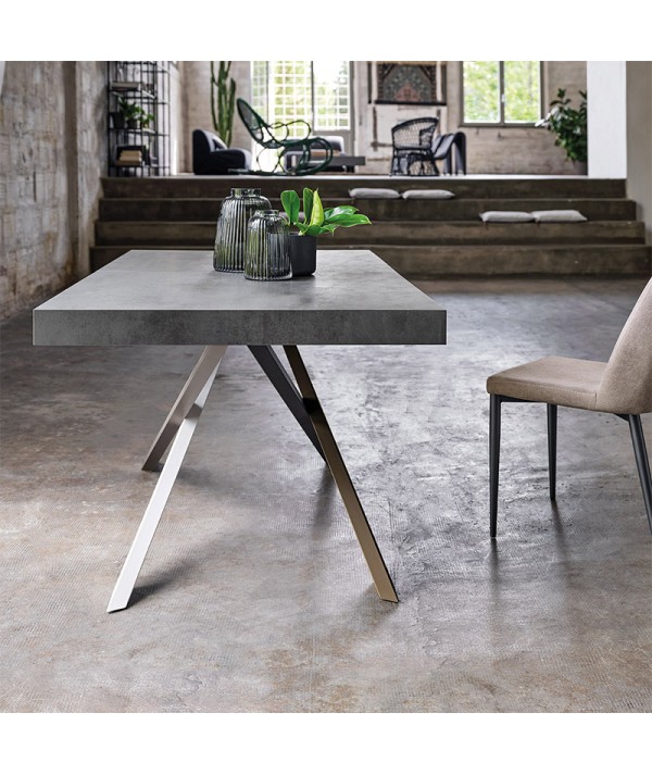 tavolo rettangolare allungabile di friulsedie con gambe metallo multicolor e piano malta antracite ambientato